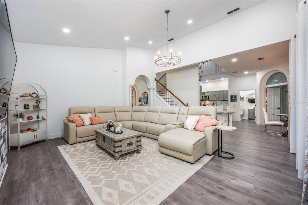 For Sale: $600,000 (4 beds, 2 baths, 2635 Square Feet)