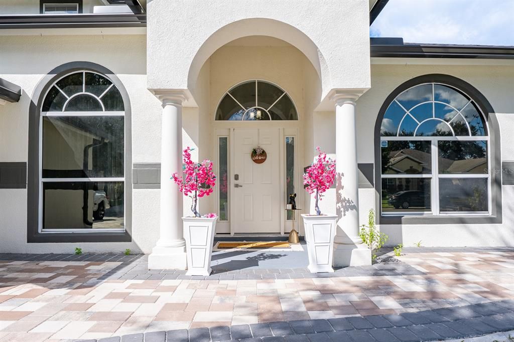 For Sale: $600,000 (4 beds, 2 baths, 2635 Square Feet)