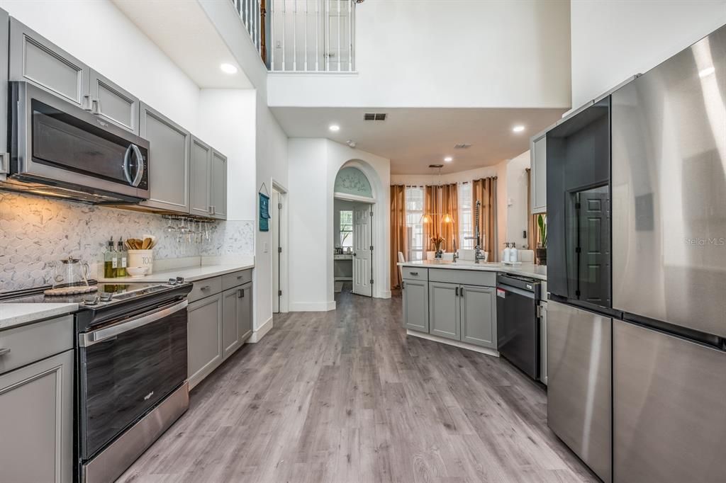 For Sale: $600,000 (4 beds, 2 baths, 2635 Square Feet)