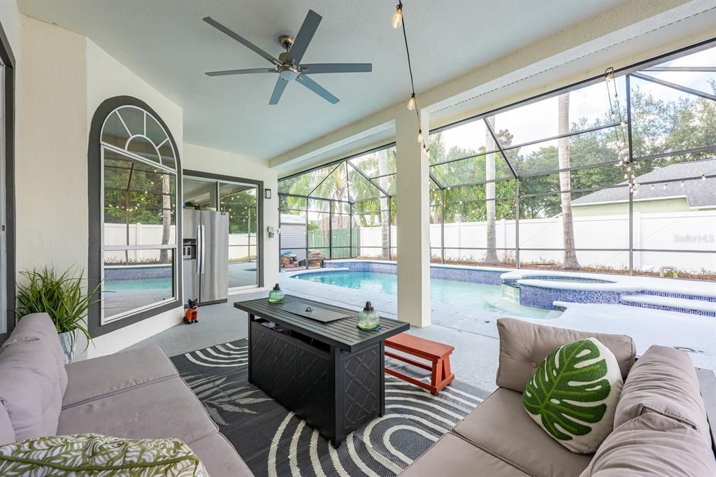 For Sale: $600,000 (4 beds, 2 baths, 2635 Square Feet)