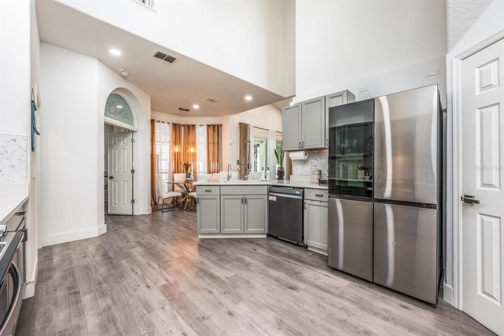 For Sale: $600,000 (4 beds, 2 baths, 2635 Square Feet)