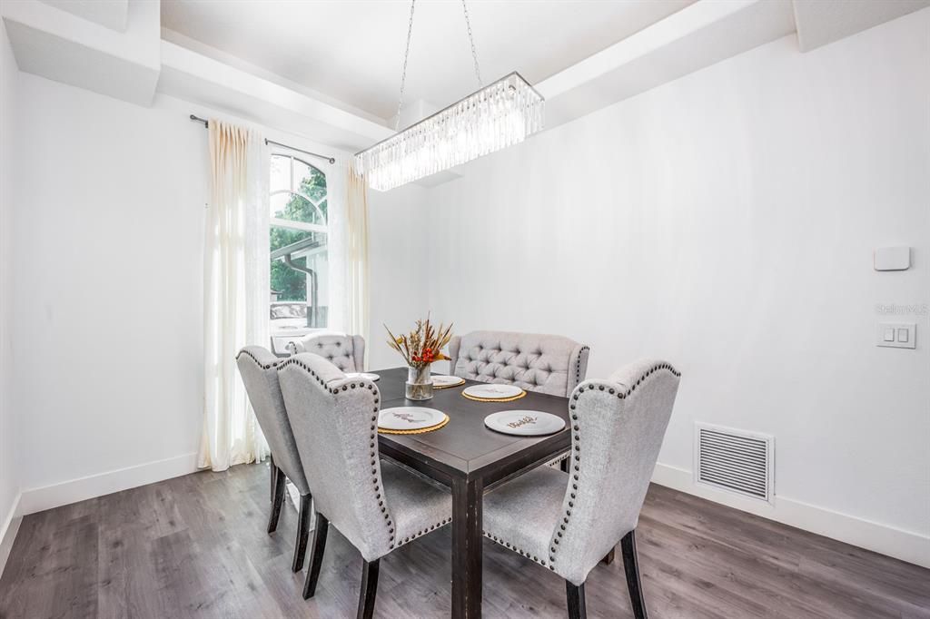 For Sale: $600,000 (4 beds, 2 baths, 2635 Square Feet)