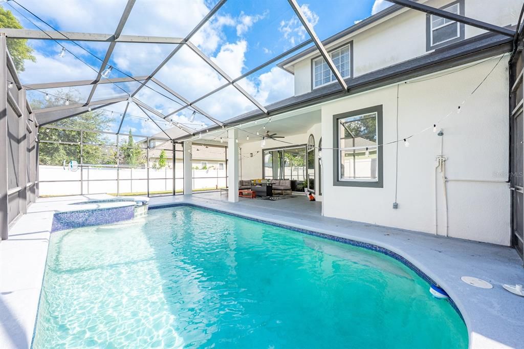 For Sale: $600,000 (4 beds, 2 baths, 2635 Square Feet)