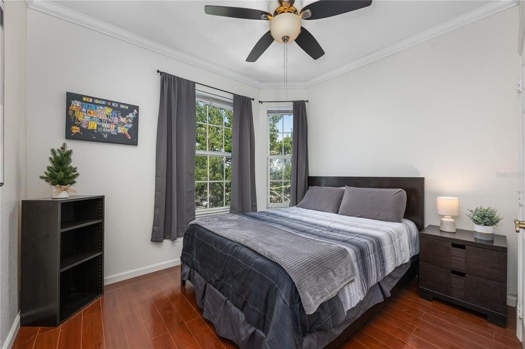 合同活跃: $229,000 (3 贝兹, 2 浴室, 1208 平方英尺)