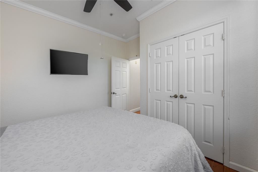 合同活跃: $229,000 (3 贝兹, 2 浴室, 1208 平方英尺)