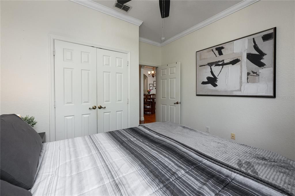 合同活跃: $229,000 (3 贝兹, 2 浴室, 1208 平方英尺)