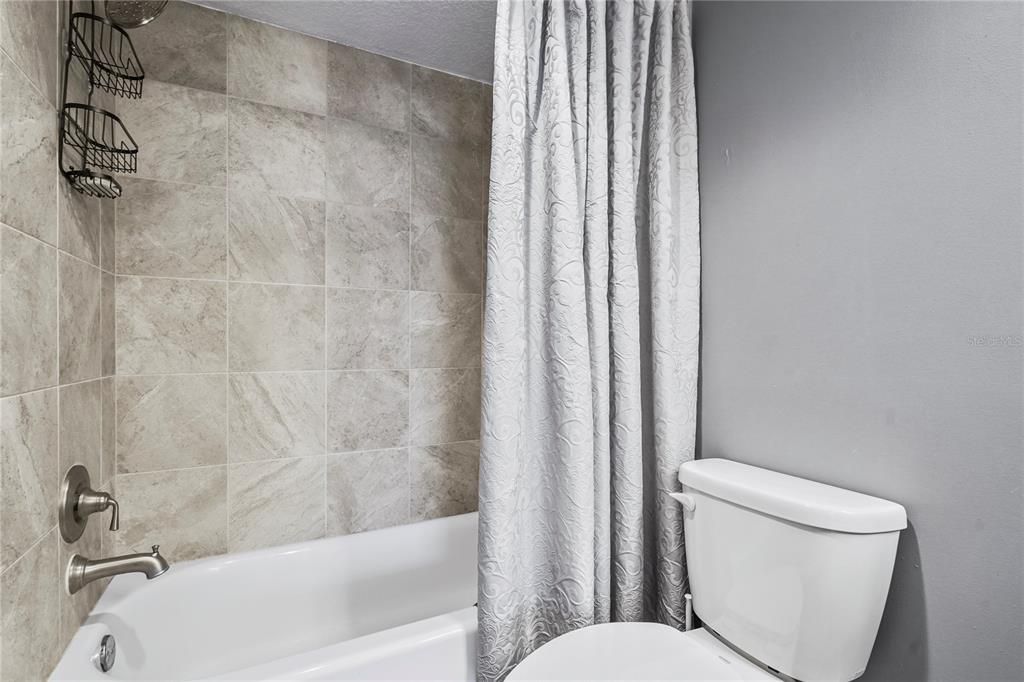 待售: $499,000 (1 贝兹, 2 浴室, 985 平方英尺)