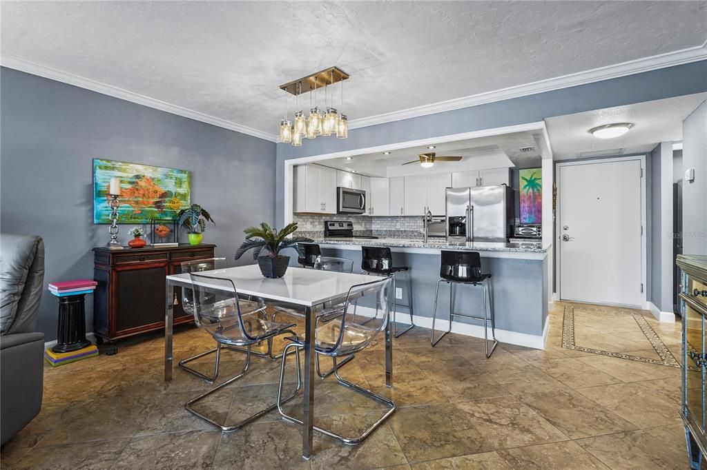 待售: $499,000 (1 贝兹, 2 浴室, 985 平方英尺)