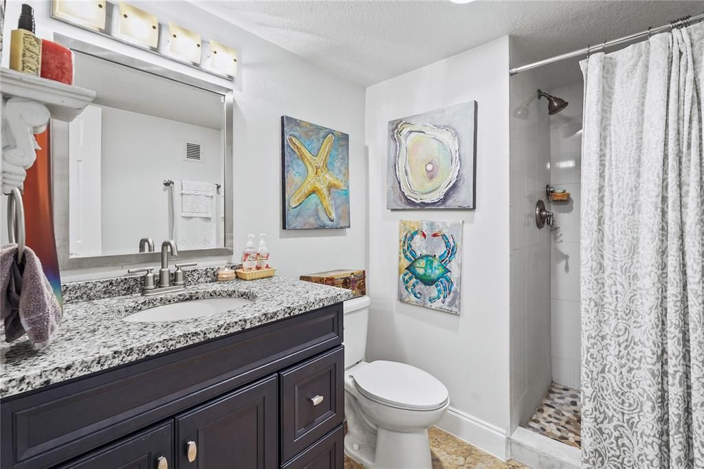 待售: $499,000 (1 贝兹, 2 浴室, 985 平方英尺)