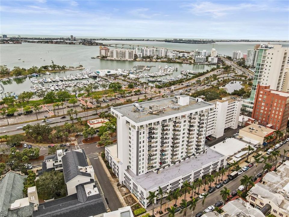 待售: $499,000 (1 贝兹, 2 浴室, 985 平方英尺)