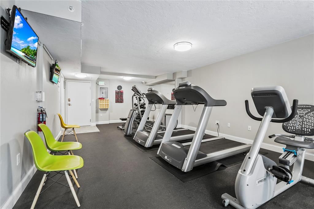 待售: $499,000 (1 贝兹, 2 浴室, 985 平方英尺)