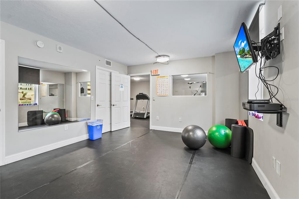 待售: $499,000 (1 贝兹, 2 浴室, 985 平方英尺)