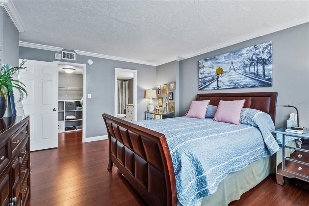 待售: $499,000 (1 贝兹, 2 浴室, 985 平方英尺)