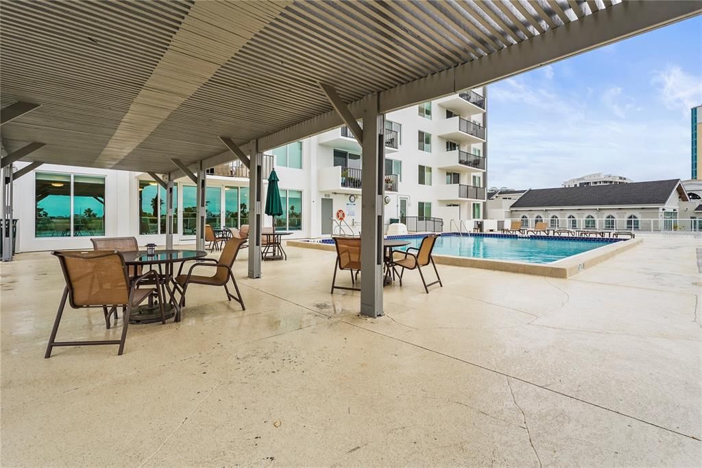 待售: $499,000 (1 贝兹, 2 浴室, 985 平方英尺)