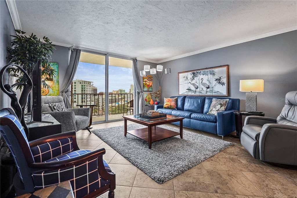 待售: $499,000 (1 贝兹, 2 浴室, 985 平方英尺)