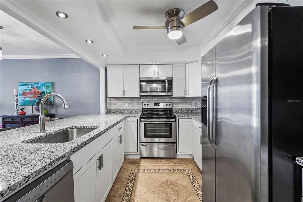 待售: $499,000 (1 贝兹, 2 浴室, 985 平方英尺)