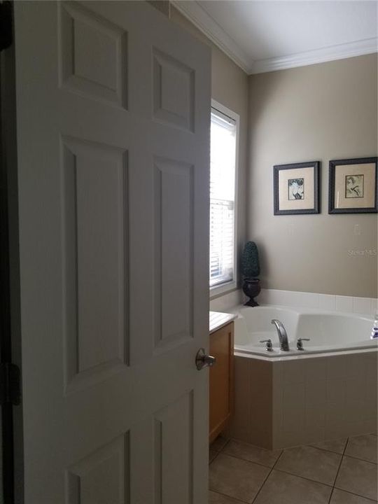 For Rent: $3,099 (4 beds, 3 baths, 2693 Square Feet)