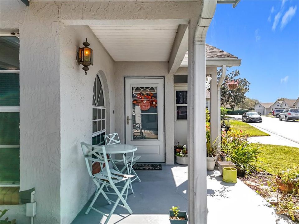 For Sale: $319,900 (2 beds, 2 baths, 1181 Square Feet)