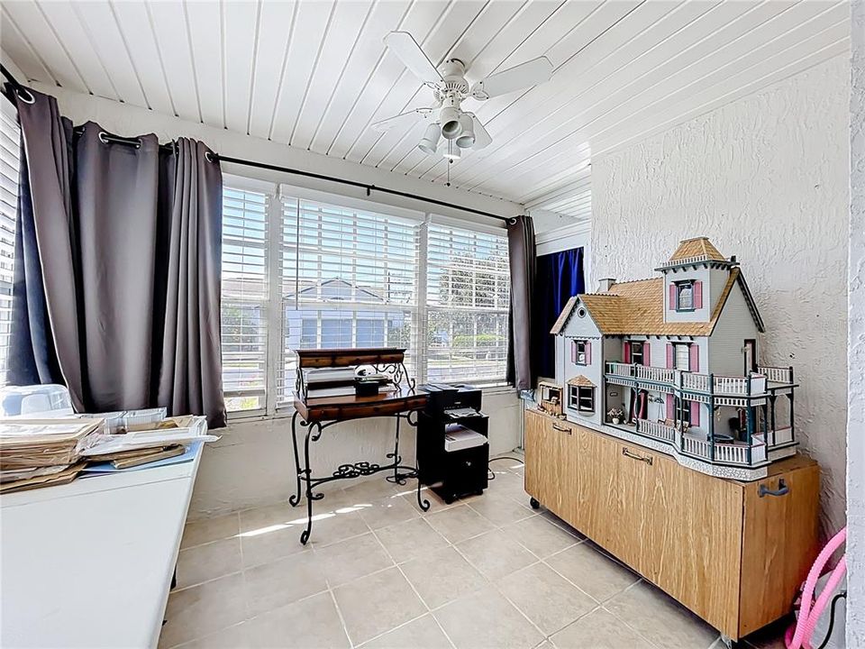 For Sale: $319,900 (2 beds, 2 baths, 1181 Square Feet)