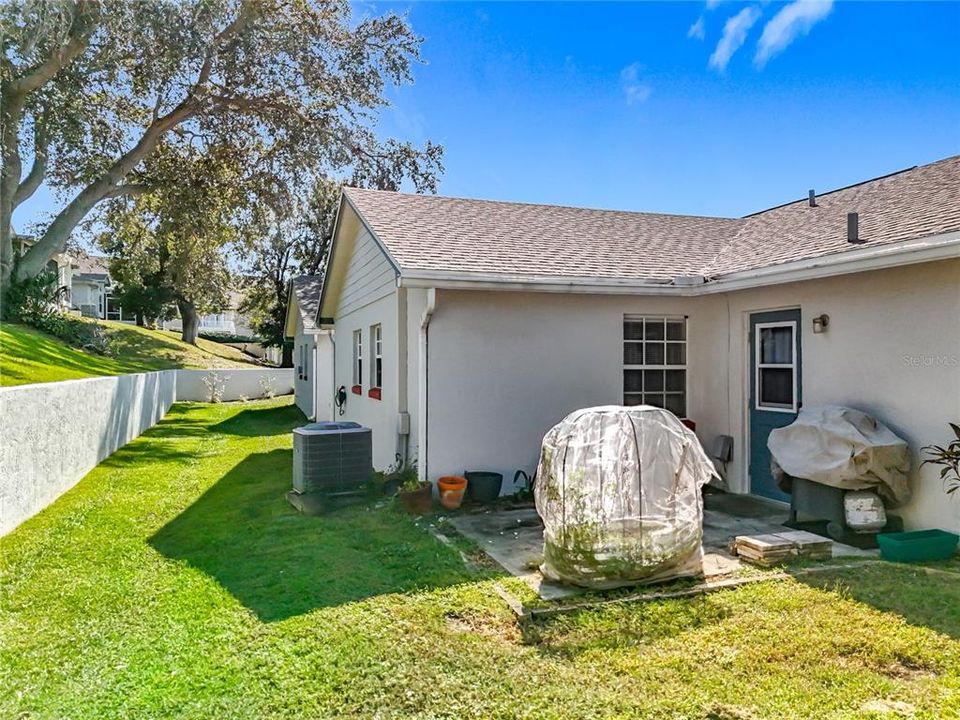 For Sale: $319,900 (2 beds, 2 baths, 1181 Square Feet)