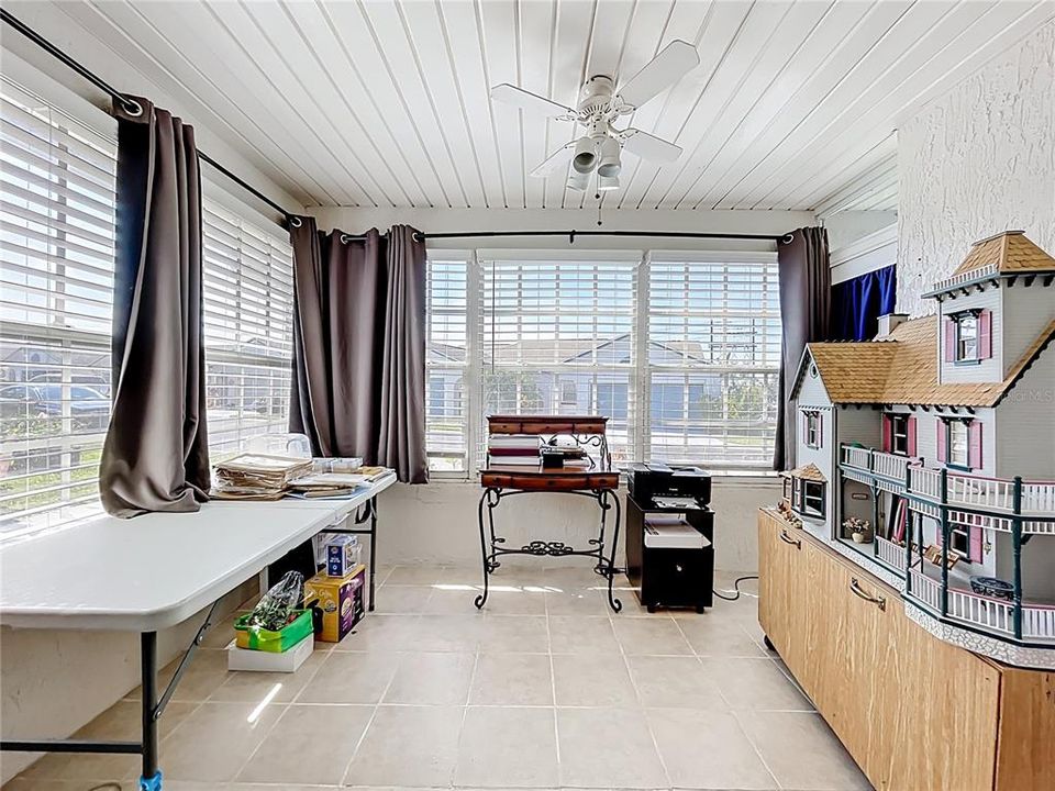 For Sale: $319,900 (2 beds, 2 baths, 1181 Square Feet)