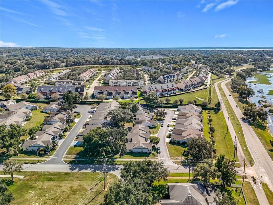 For Sale: $319,900 (2 beds, 2 baths, 1181 Square Feet)