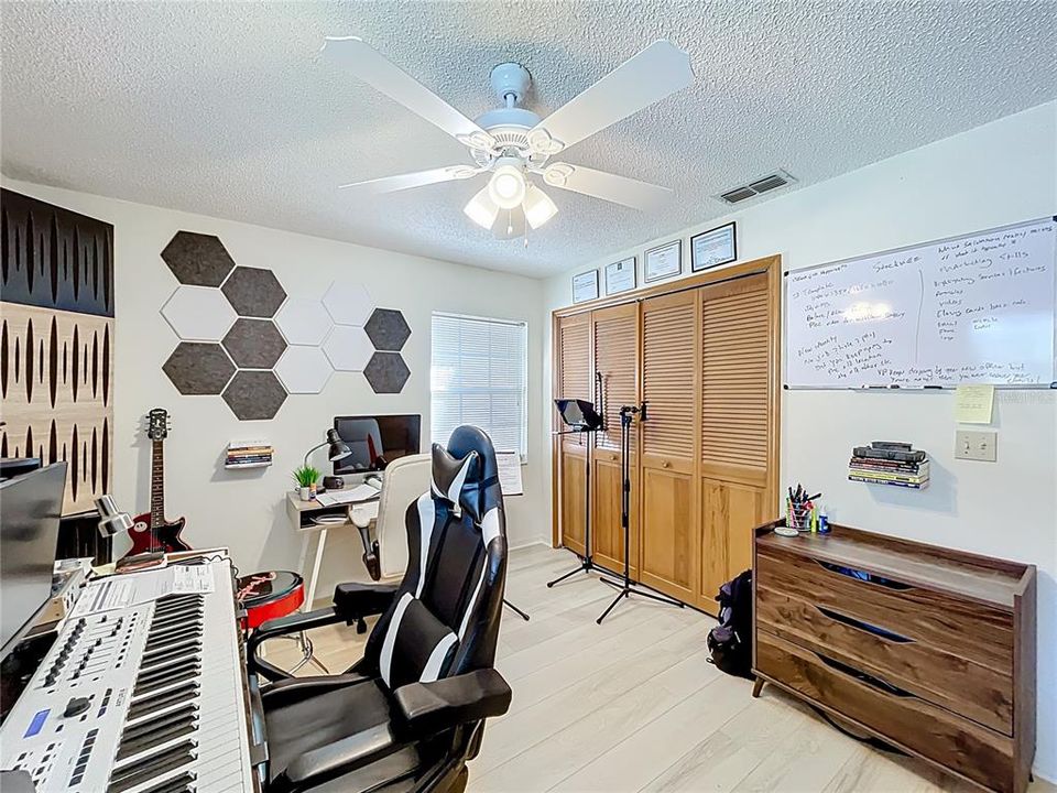 For Sale: $319,900 (2 beds, 2 baths, 1181 Square Feet)