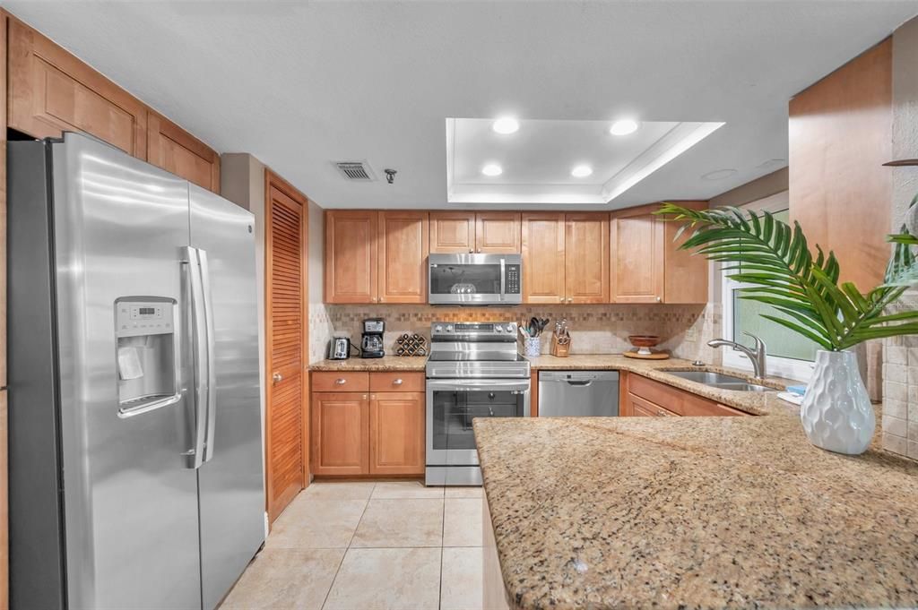 На продажу: $1,149,000 (3 спален, 3 ванн, 1450 Квадратных фут)