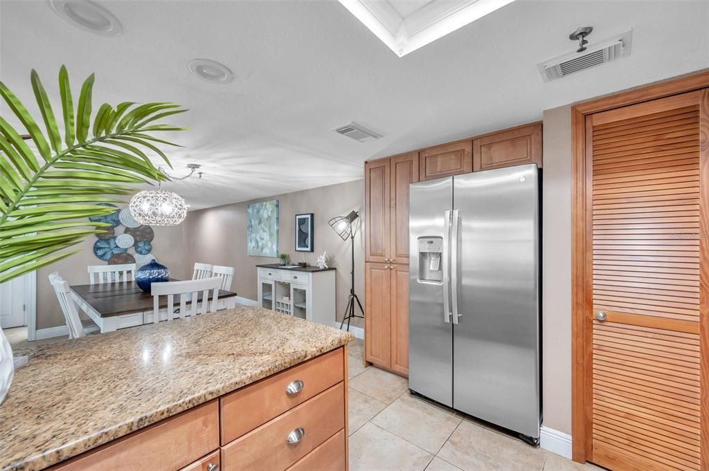 На продажу: $1,149,000 (3 спален, 3 ванн, 1450 Квадратных фут)