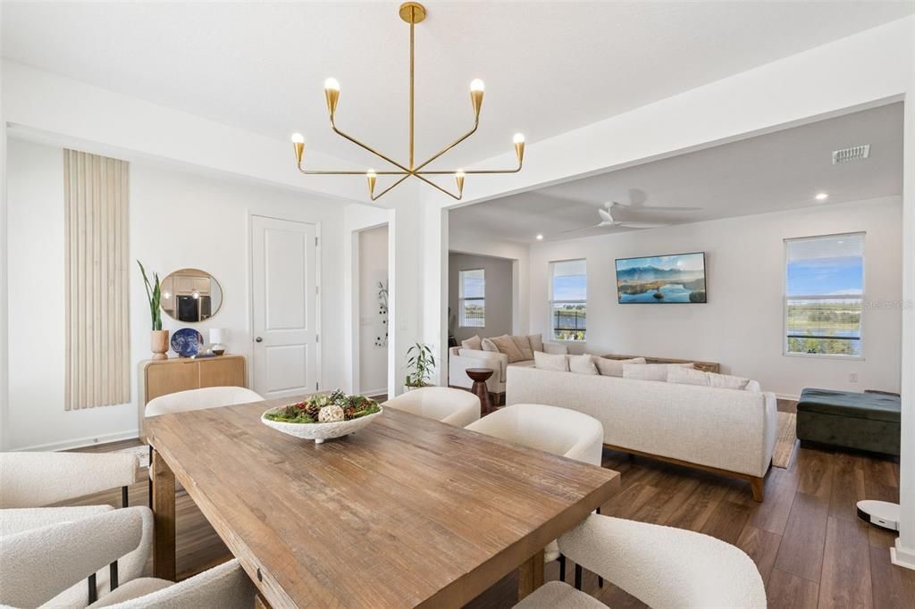 待售: $670,000 (4 贝兹, 2 浴室, 2861 平方英尺)