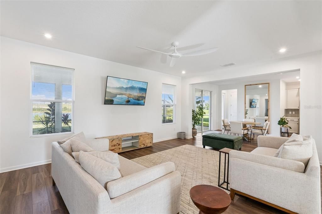 待售: $670,000 (4 贝兹, 2 浴室, 2861 平方英尺)