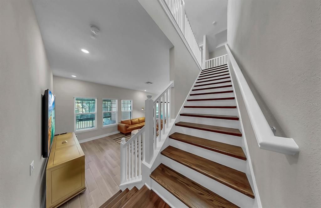 En Venta: $599,000 (3 camas, 2 baños, 2447 Pies cuadrados)