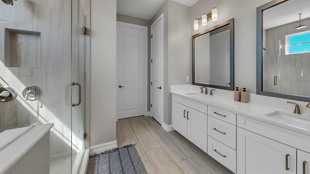 En Venta: $599,000 (3 camas, 2 baños, 2447 Pies cuadrados)