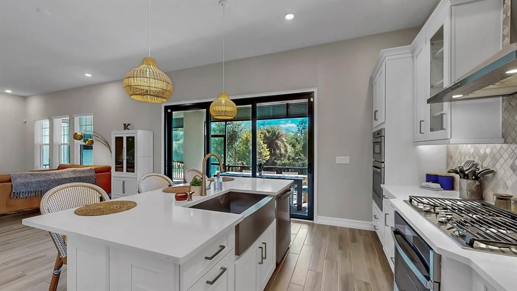 En Venta: $599,000 (3 camas, 2 baños, 2447 Pies cuadrados)