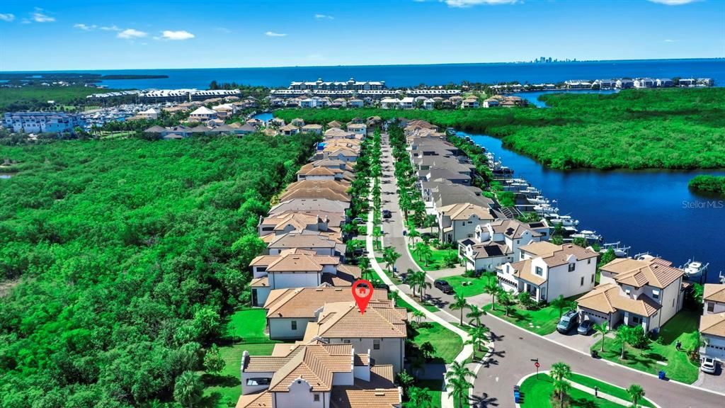 En Venta: $599,000 (3 camas, 2 baños, 2447 Pies cuadrados)