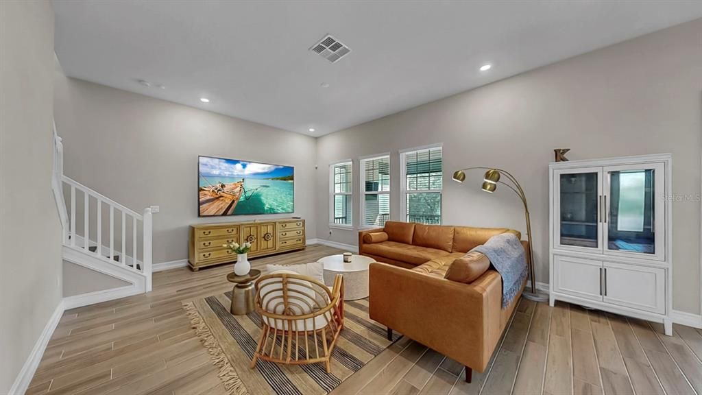 En Venta: $599,000 (3 camas, 2 baños, 2447 Pies cuadrados)