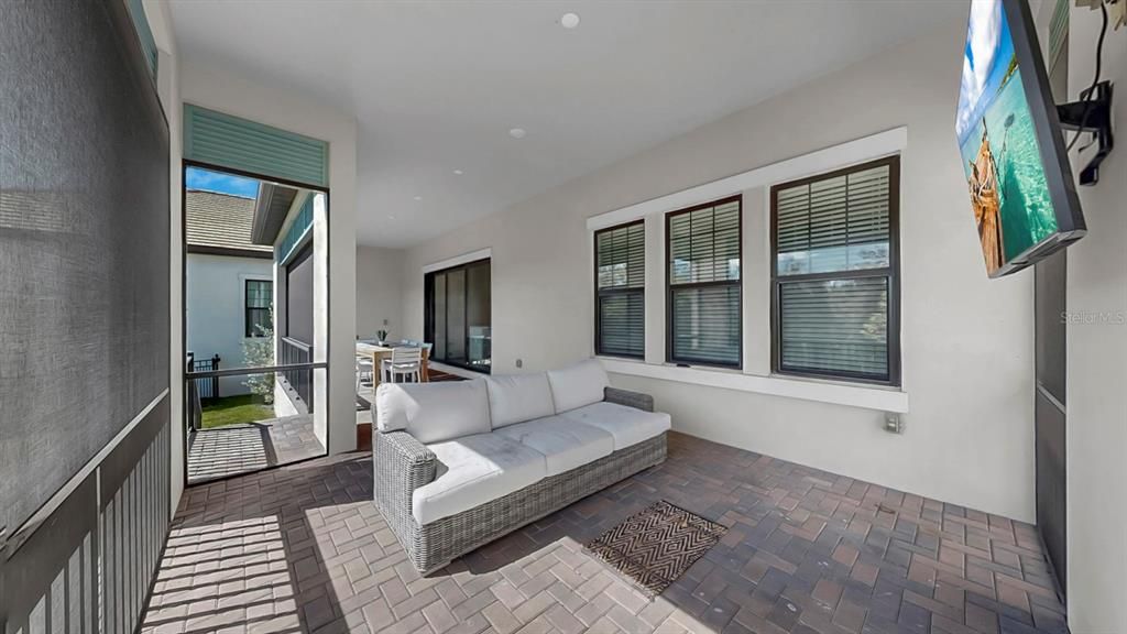 En Venta: $599,000 (3 camas, 2 baños, 2447 Pies cuadrados)