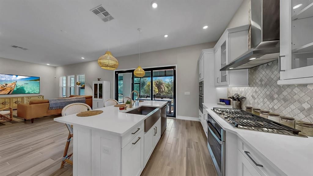 En Venta: $599,000 (3 camas, 2 baños, 2447 Pies cuadrados)