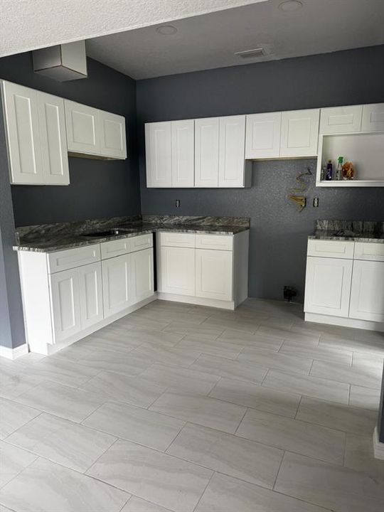 Activo con contrato: $185,000 (3 camas, 1 baños, 1244 Pies cuadrados)