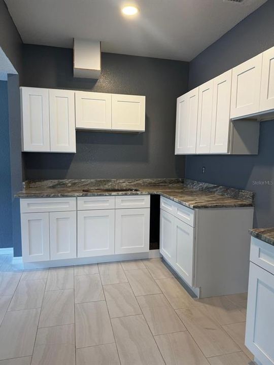 Activo con contrato: $185,000 (3 camas, 1 baños, 1244 Pies cuadrados)