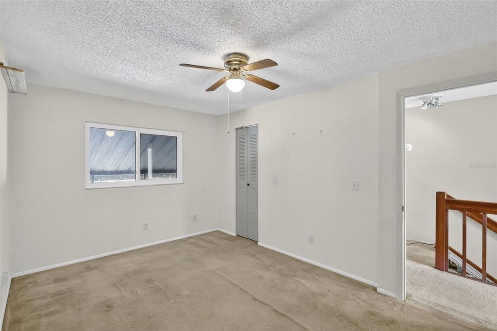 待售: $220,000 (2 贝兹, 2 浴室, 1048 平方英尺)