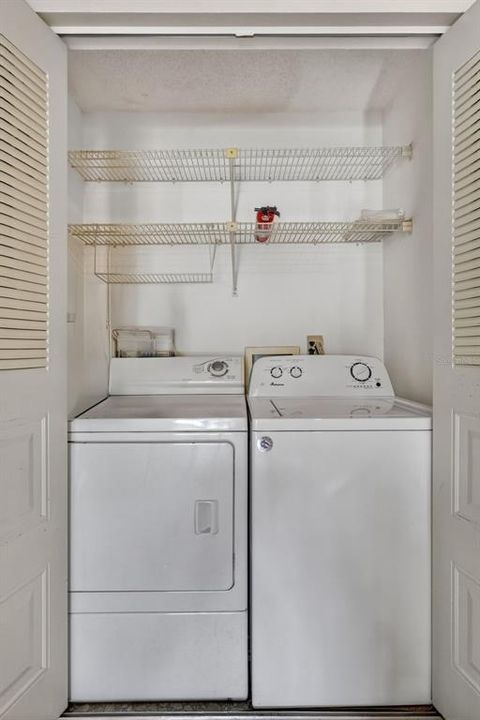 待售: $220,000 (2 贝兹, 2 浴室, 1048 平方英尺)