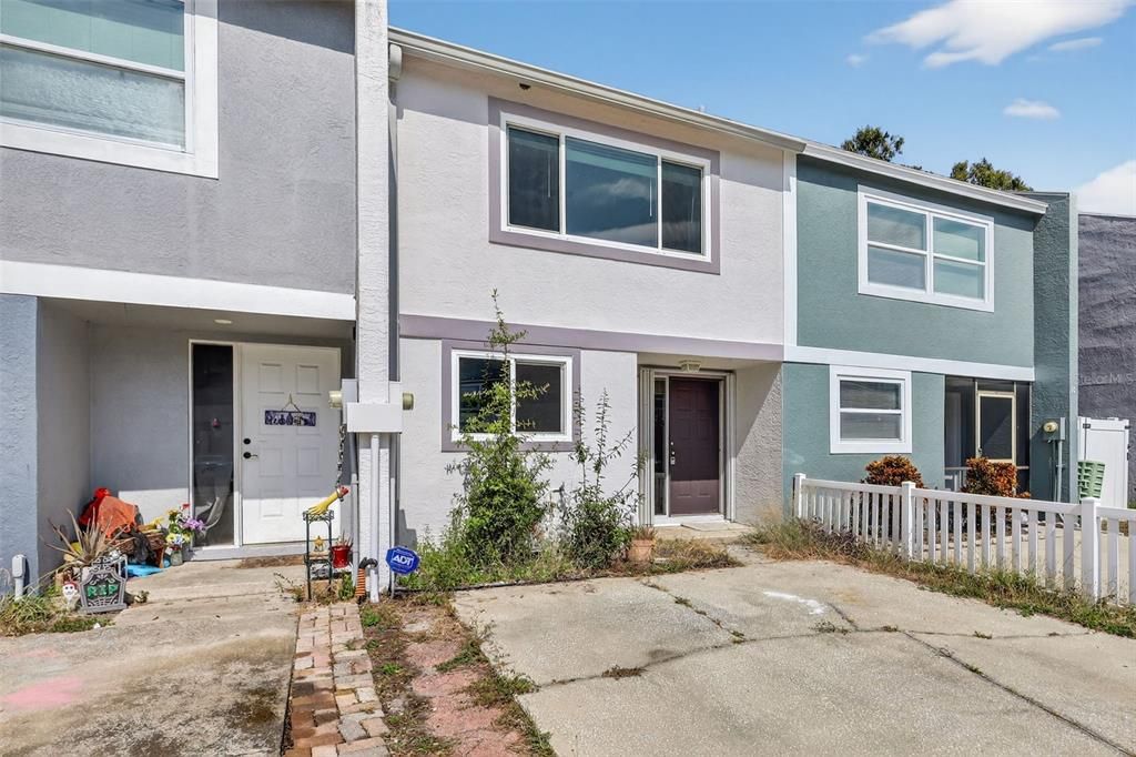 待售: $220,000 (2 贝兹, 2 浴室, 1048 平方英尺)