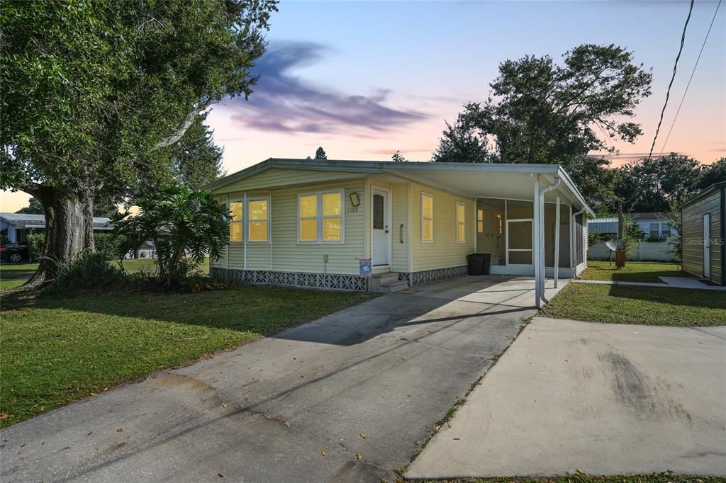 待售: $199,000 (2 贝兹, 2 浴室, 1054 平方英尺)