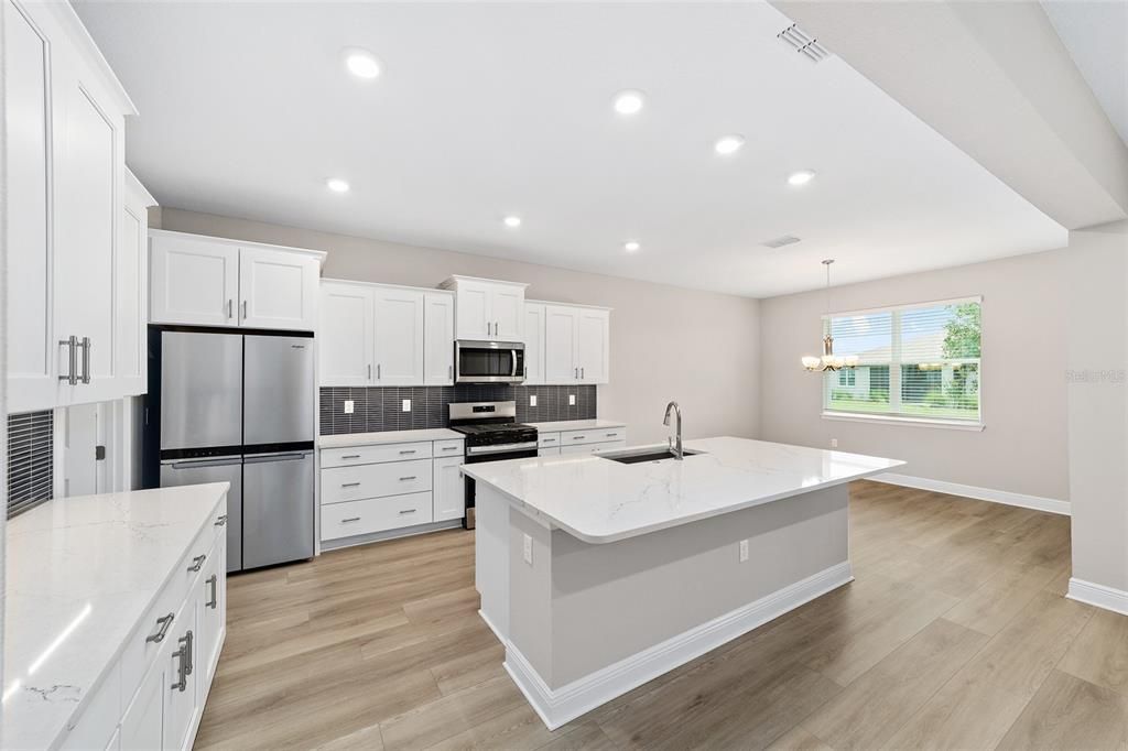 待售: $398,000 (2 贝兹, 2 浴室, 2202 平方英尺)