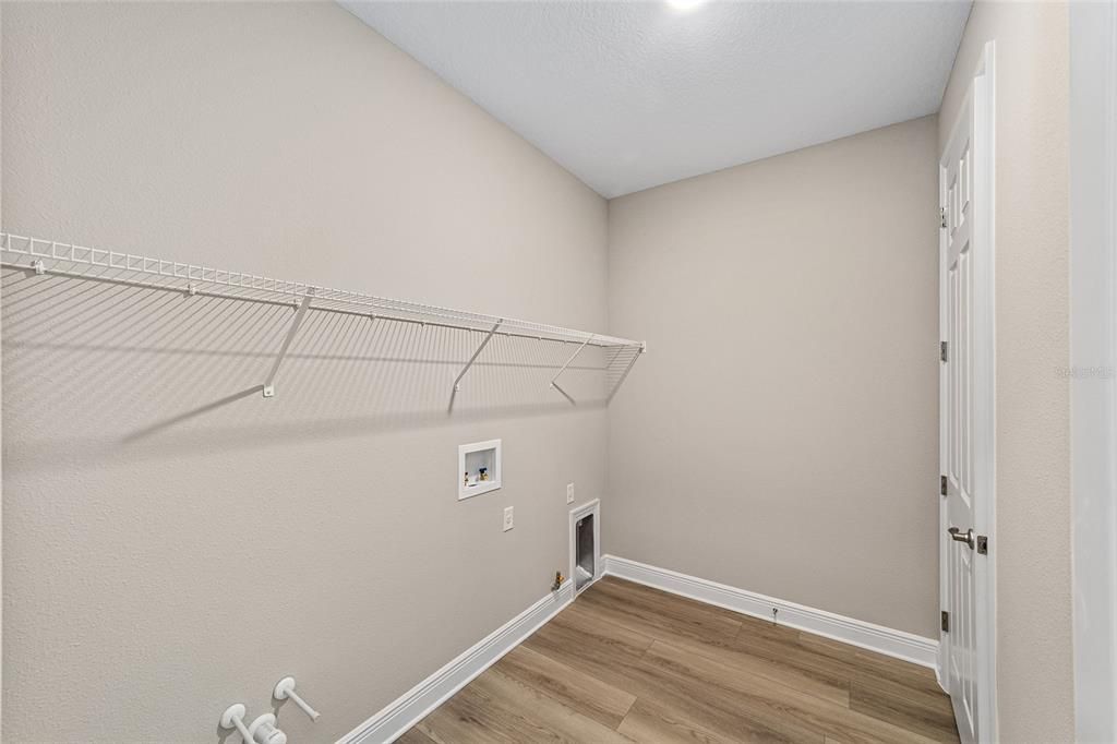 待售: $398,000 (2 贝兹, 2 浴室, 2202 平方英尺)