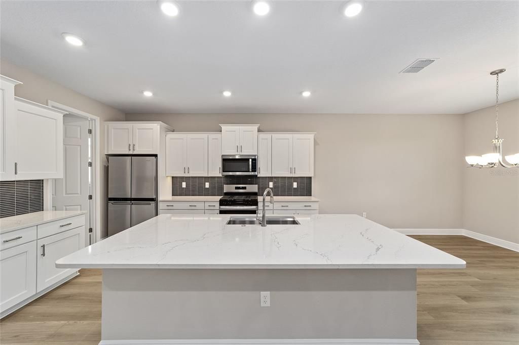 待售: $398,000 (2 贝兹, 2 浴室, 2202 平方英尺)