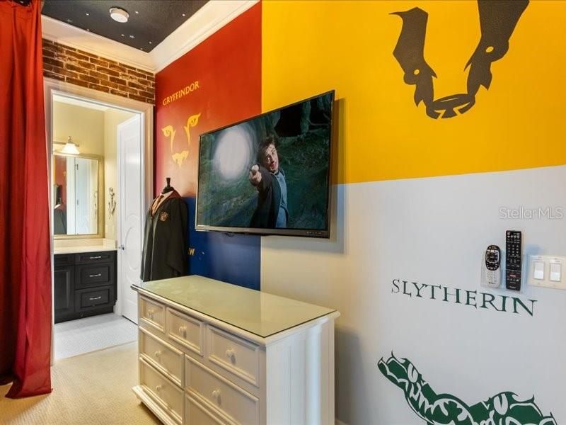 待售: $2,199,000 (6 贝兹, 6 浴室, 5955 平方英尺)