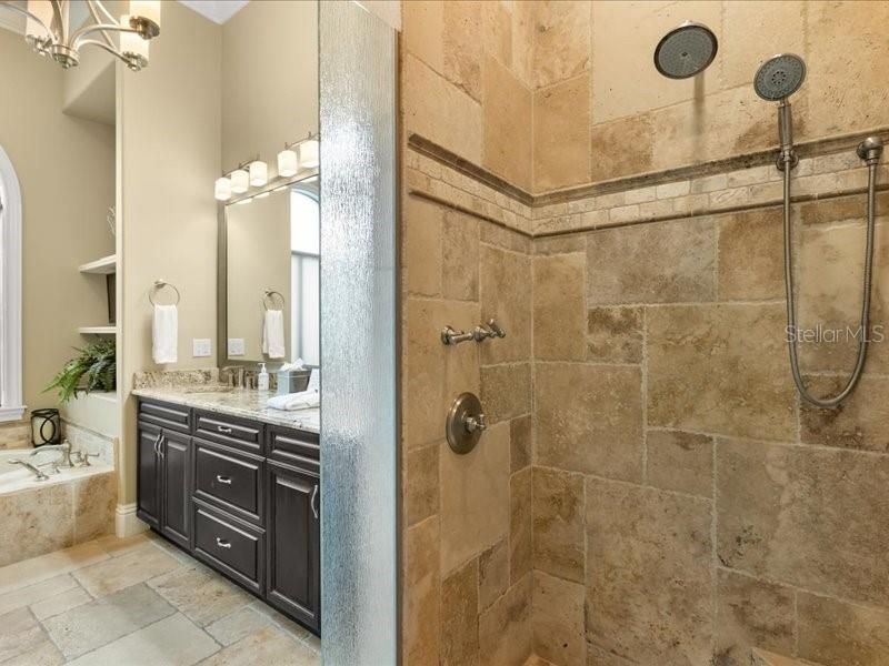 待售: $2,199,000 (6 贝兹, 6 浴室, 5955 平方英尺)