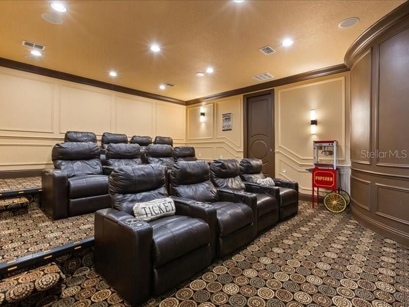 待售: $2,199,000 (6 贝兹, 6 浴室, 5955 平方英尺)